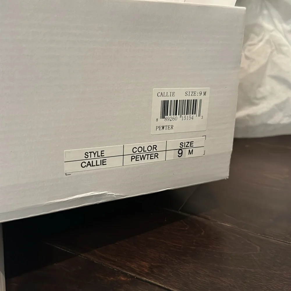 Tundra Callie waterproof winter boot NIB 9M